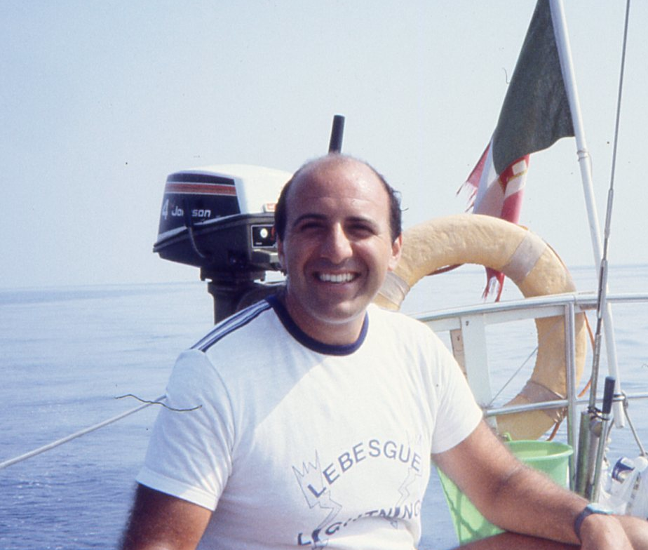maurizio-in-barca-a-vela.png